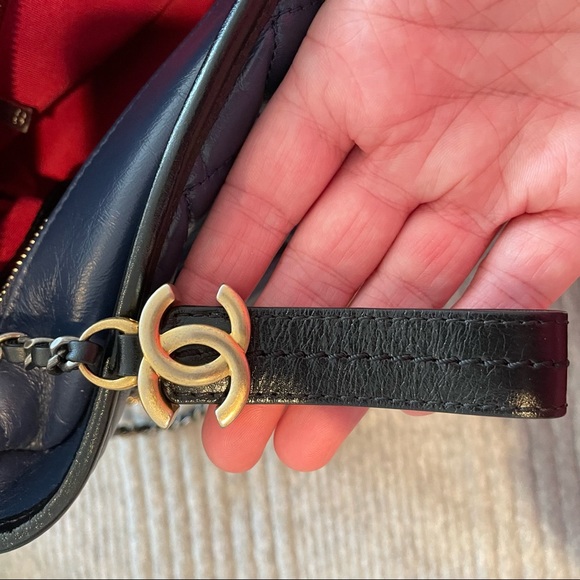 SOLD! 🥳 Chanel Gabrielle Cross body/shoulder bag Navy blue and black base - Picture 14 of 15